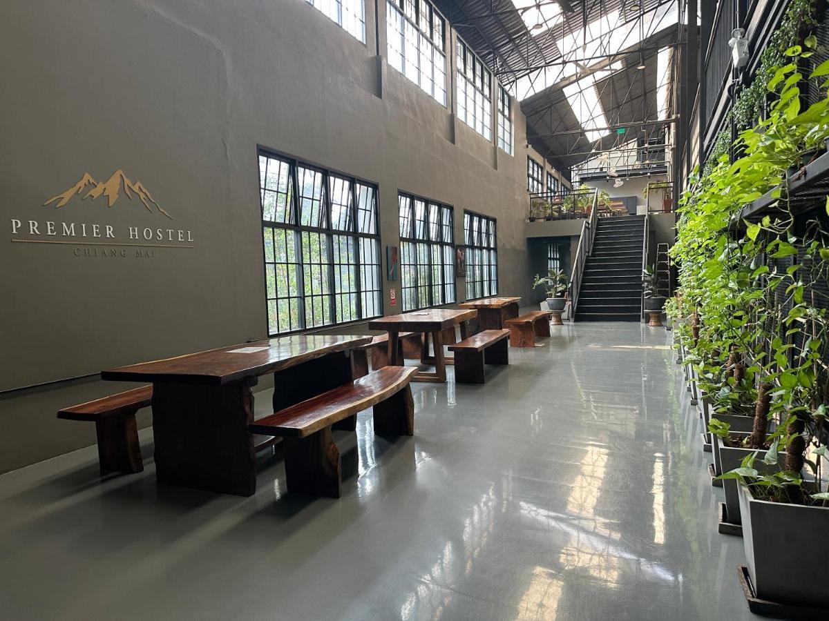Premier Hostel Chiang Mai Exterior photo