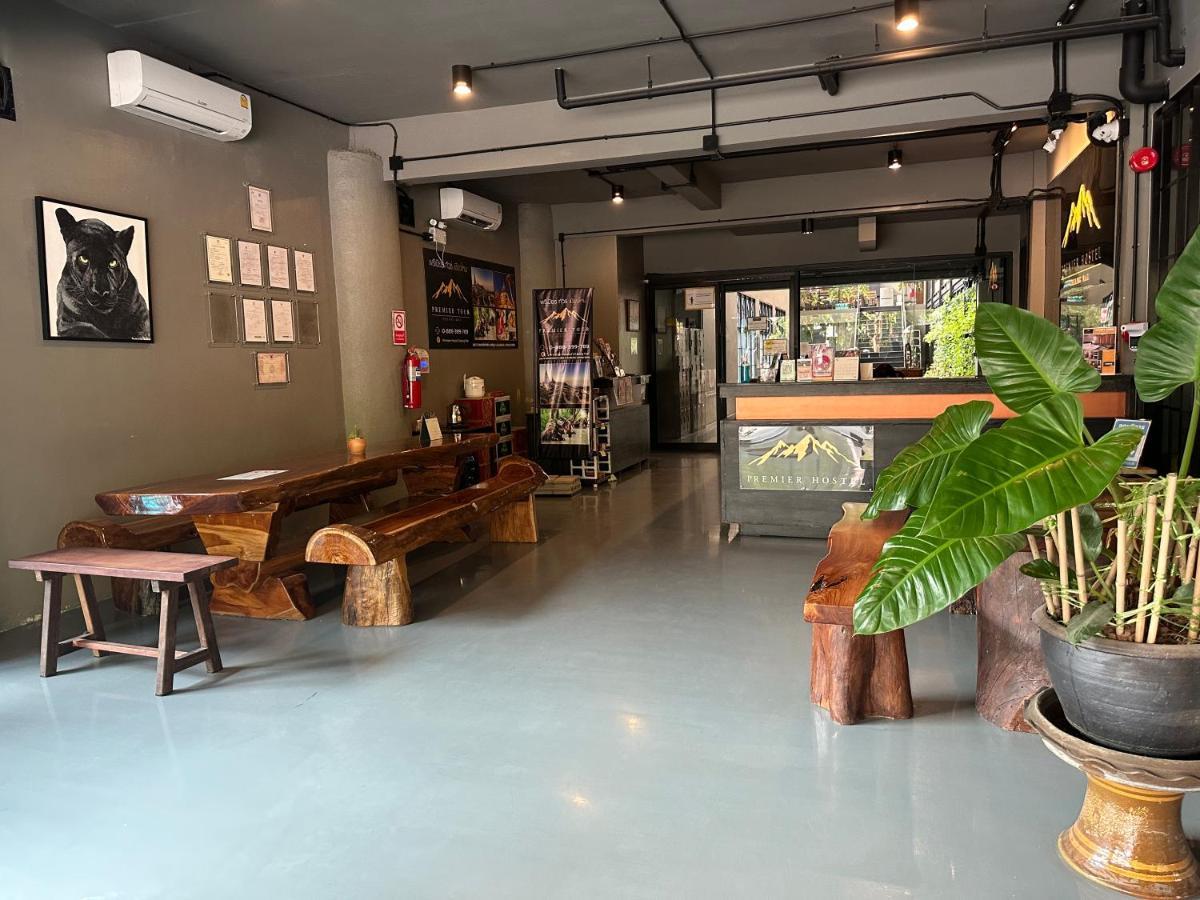 Premier Hostel Chiang Mai Exterior photo