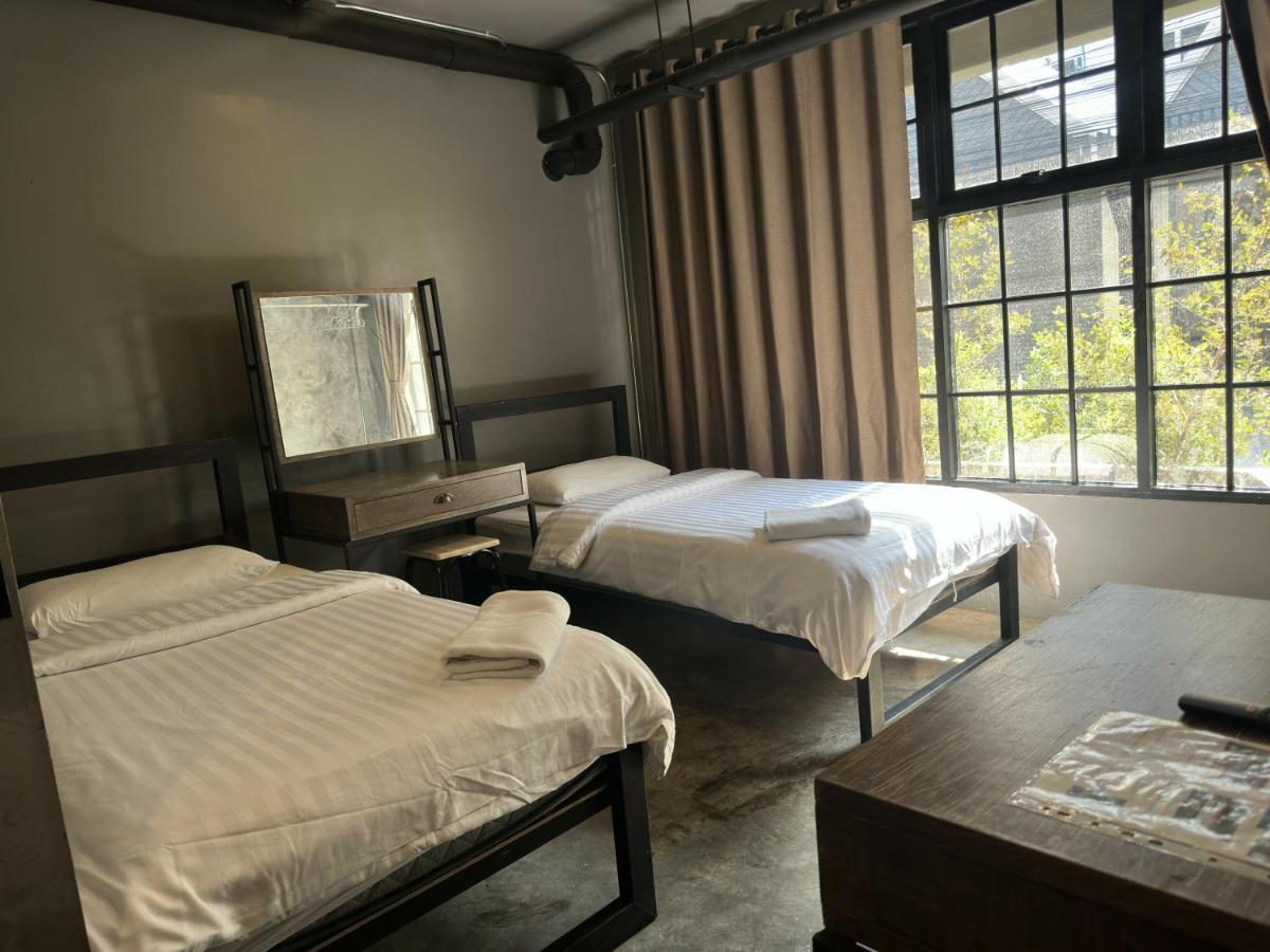 Premier Hostel Chiang Mai Exterior photo